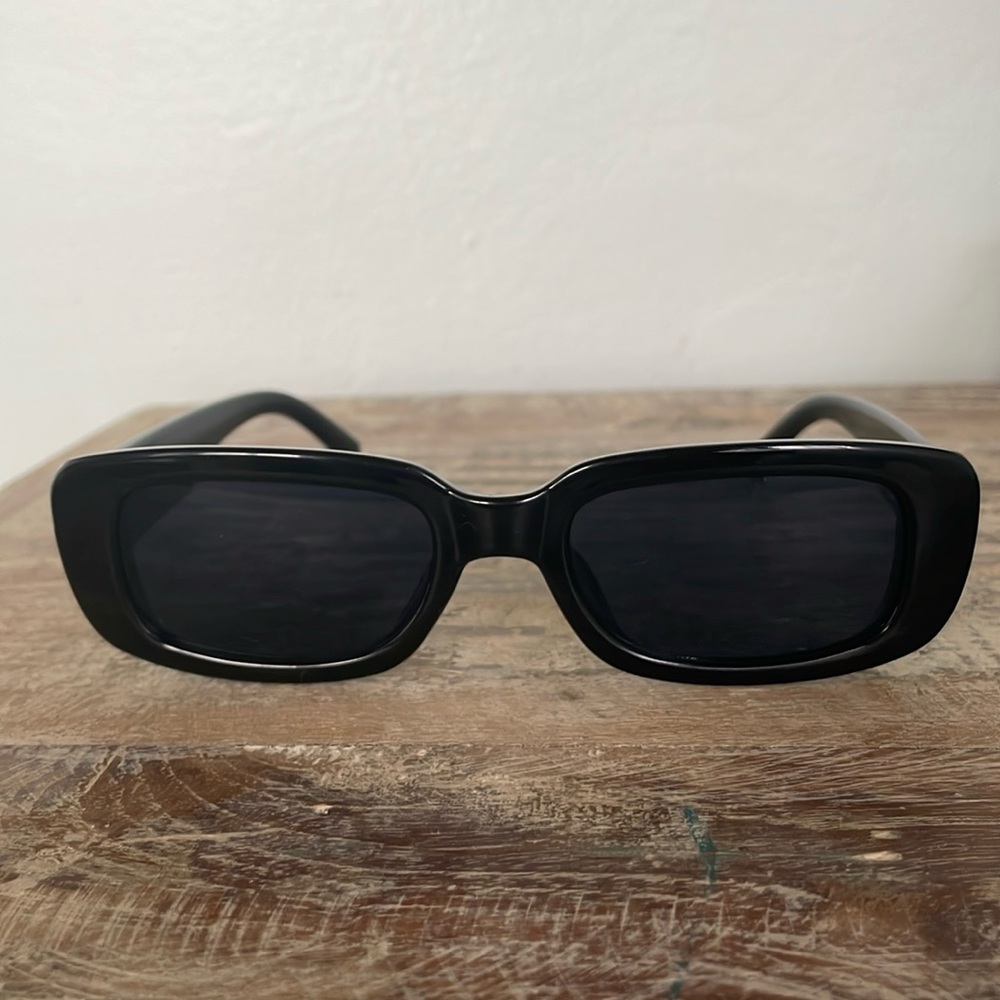 Oval sunglasses
